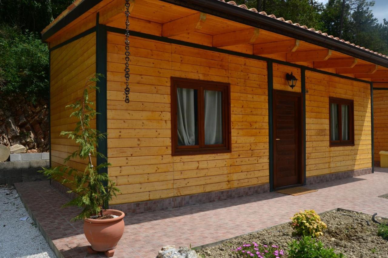 Campodonico  Hotel Pineta Ristorante Country House In Fabriano חדר תמונה