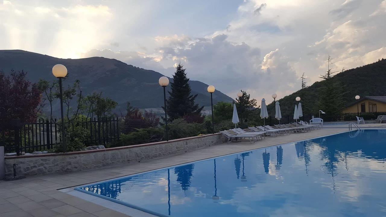 Campodonico  Hotel Pineta Ristorante Country House In Fabriano מראה חיצוני תמונה
